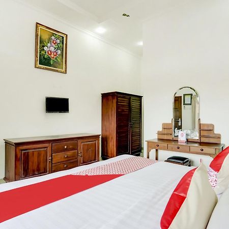Super Oyo 3261 Hotel Ratu Denpasar Exterior foto