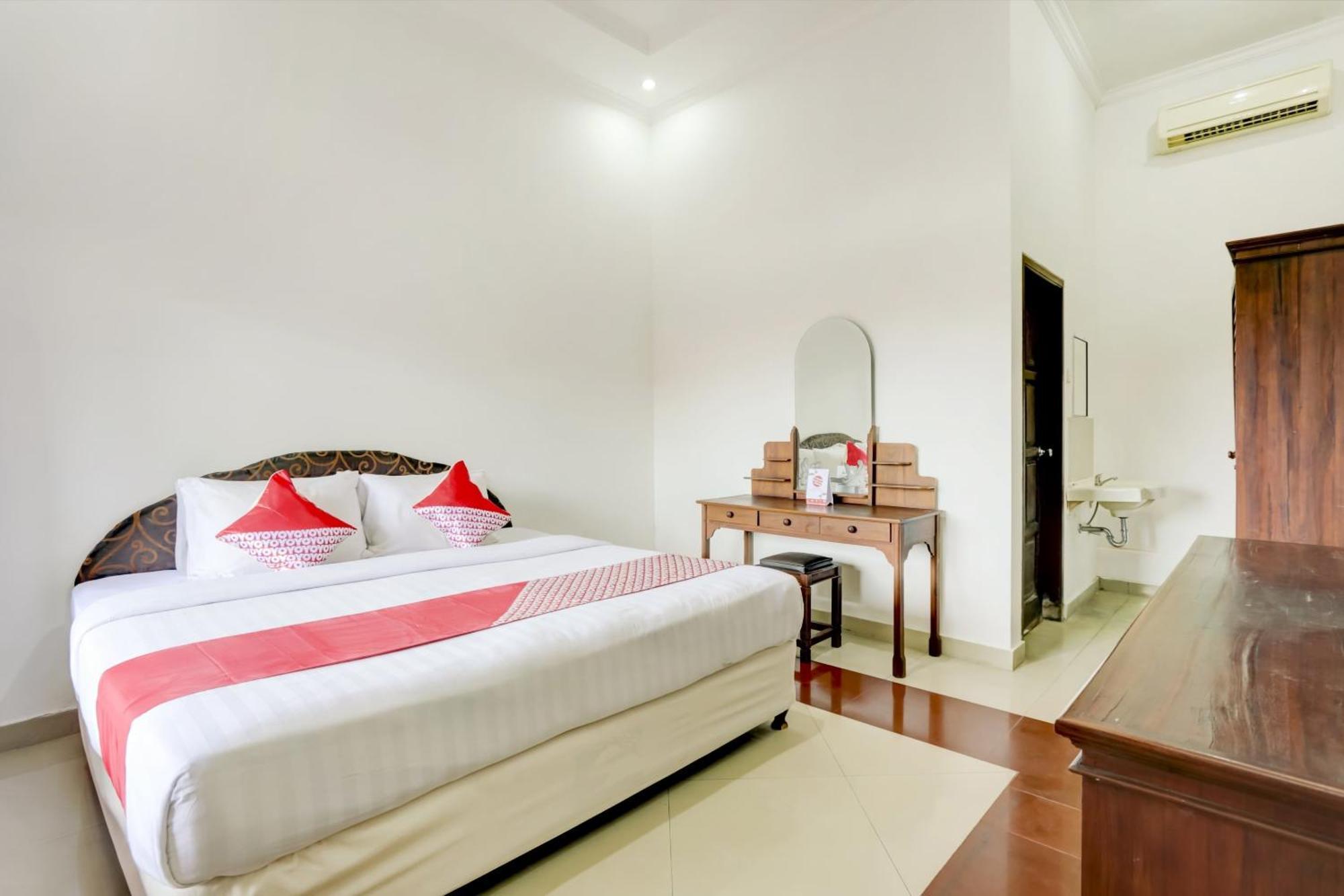 Super Oyo 3261 Hotel Ratu Denpasar Exterior foto