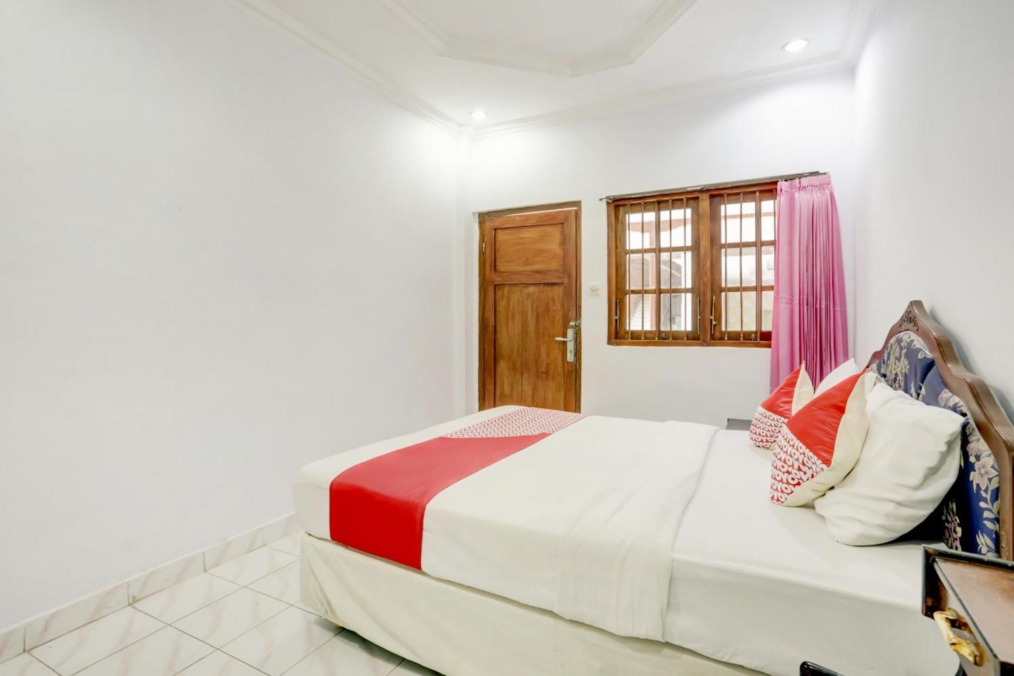 Super Oyo 3261 Hotel Ratu Denpasar Exterior foto